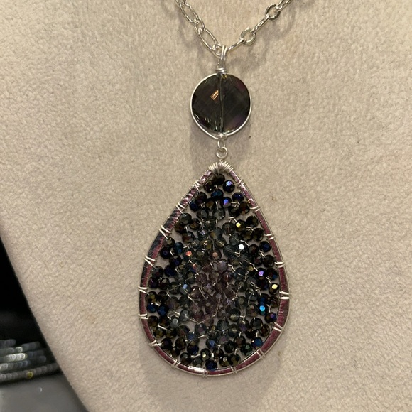 Stunning HandBeaded Crystal Teardrop Beaded Necklace-Boutique - Picture 3 of 11